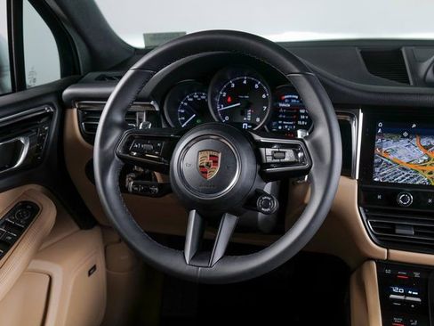 Certified 2026 Porsche Macan image 15