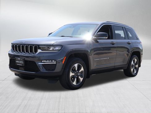 Used 2024 Jeep Grand Cherokee Limited 4xe AWD/4WD image 3