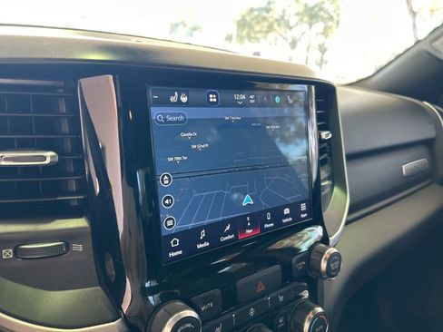 Used 2022 RAM 1500 Big Horn w/ Night Edition image 10