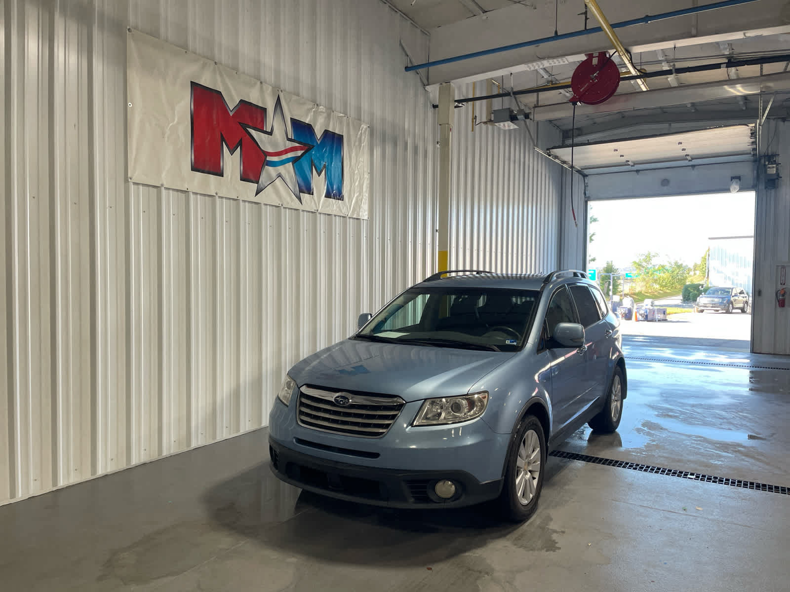 Used 2010 Subaru Tribeca Limited AWD/4WD image 2