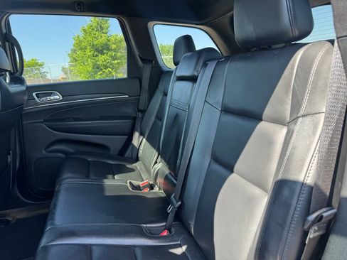 Used 2019 Jeep Grand Cherokee Limited AWD/4WD image 8