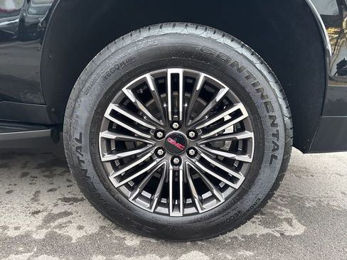 Used 2022 GMC Yukon XL SLT w/ SLT Premium Package image 31