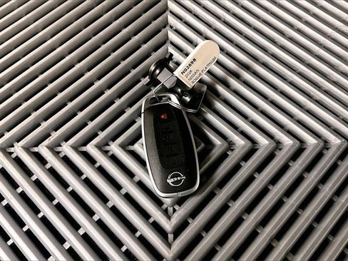 New 2026 Nissan Rogue Platinum image 12