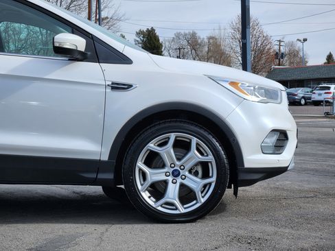 Used 2019 Ford Escape Titanium image 8