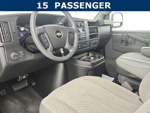 Used 2018 Chevrolet Express 3500 LT w/ LT Preferred Equipment Group image 16
