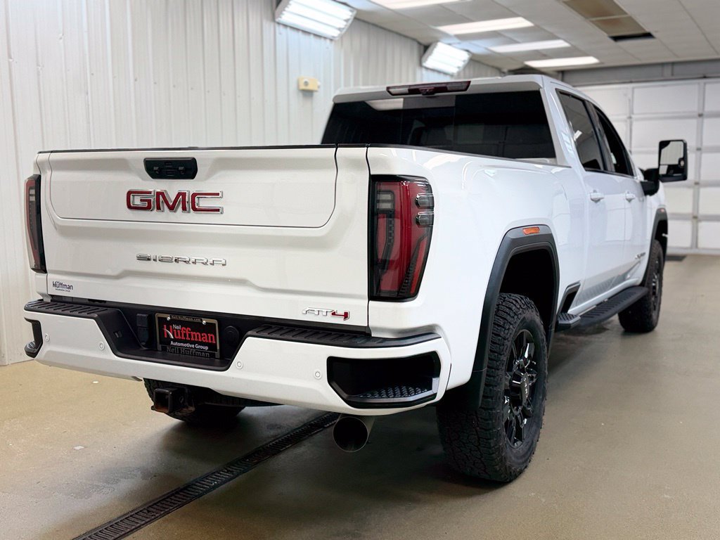 Used 2024 GMC Sierra 2500 AT4 w/ AT4 Premium Plus Package AWD/4WD image 9