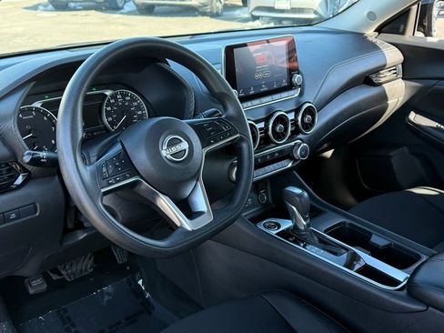 Used 2024 Nissan Sentra SV image 18