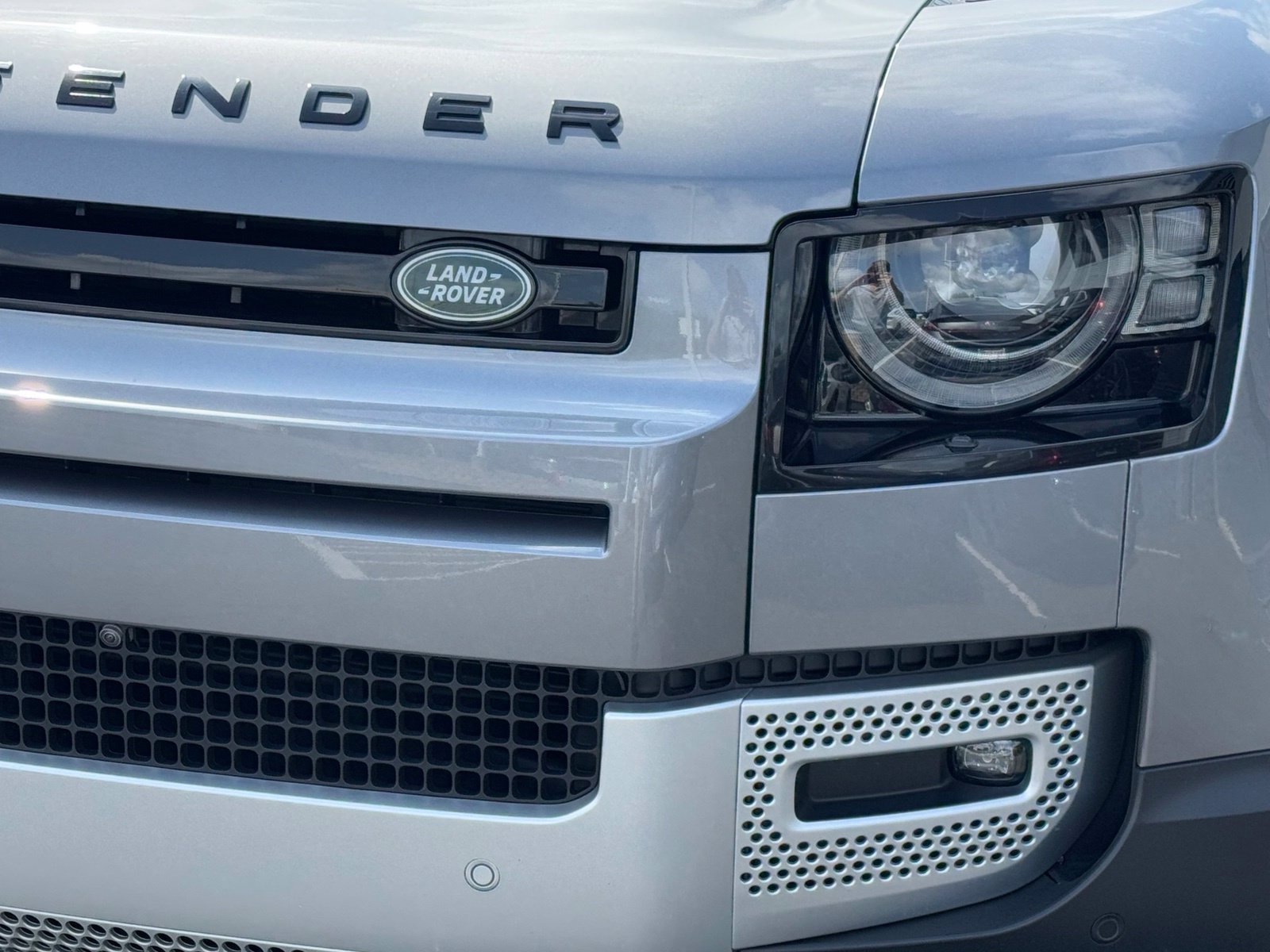 Used 2024 Land Rover Defender 110 S AWD/4WD image 59