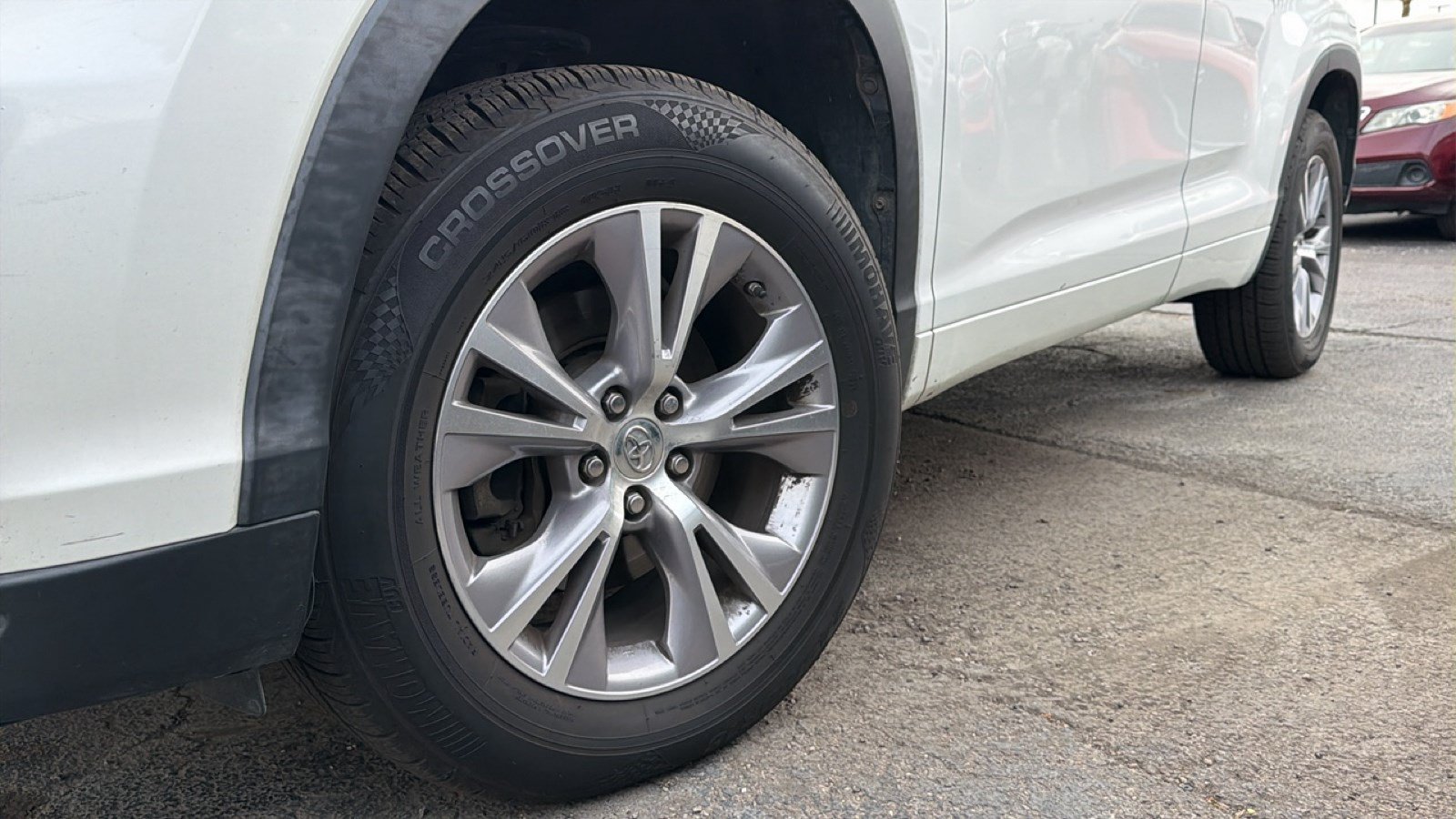 Used 2015 Toyota Highlander LE FWD image 23