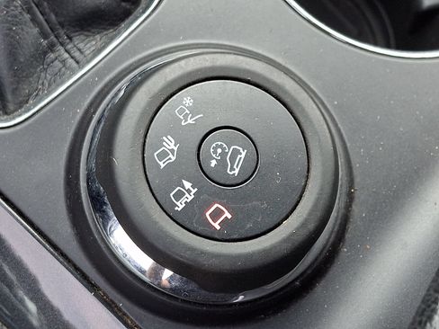 Used 2018 Ford Explorer XLT AWD/4WD image 24