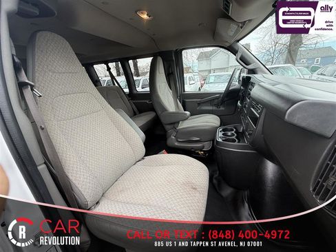 Used 2023 Chevrolet Express 3500 LS image 25