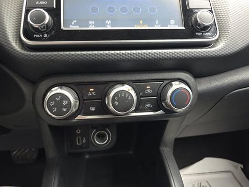 Used 2022 Nissan Kicks S FWD image 24