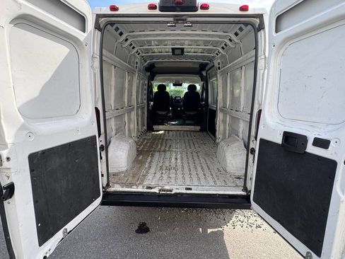 Used 2024 RAM ProMaster 2500 w/ Convenience Group FWD image 17