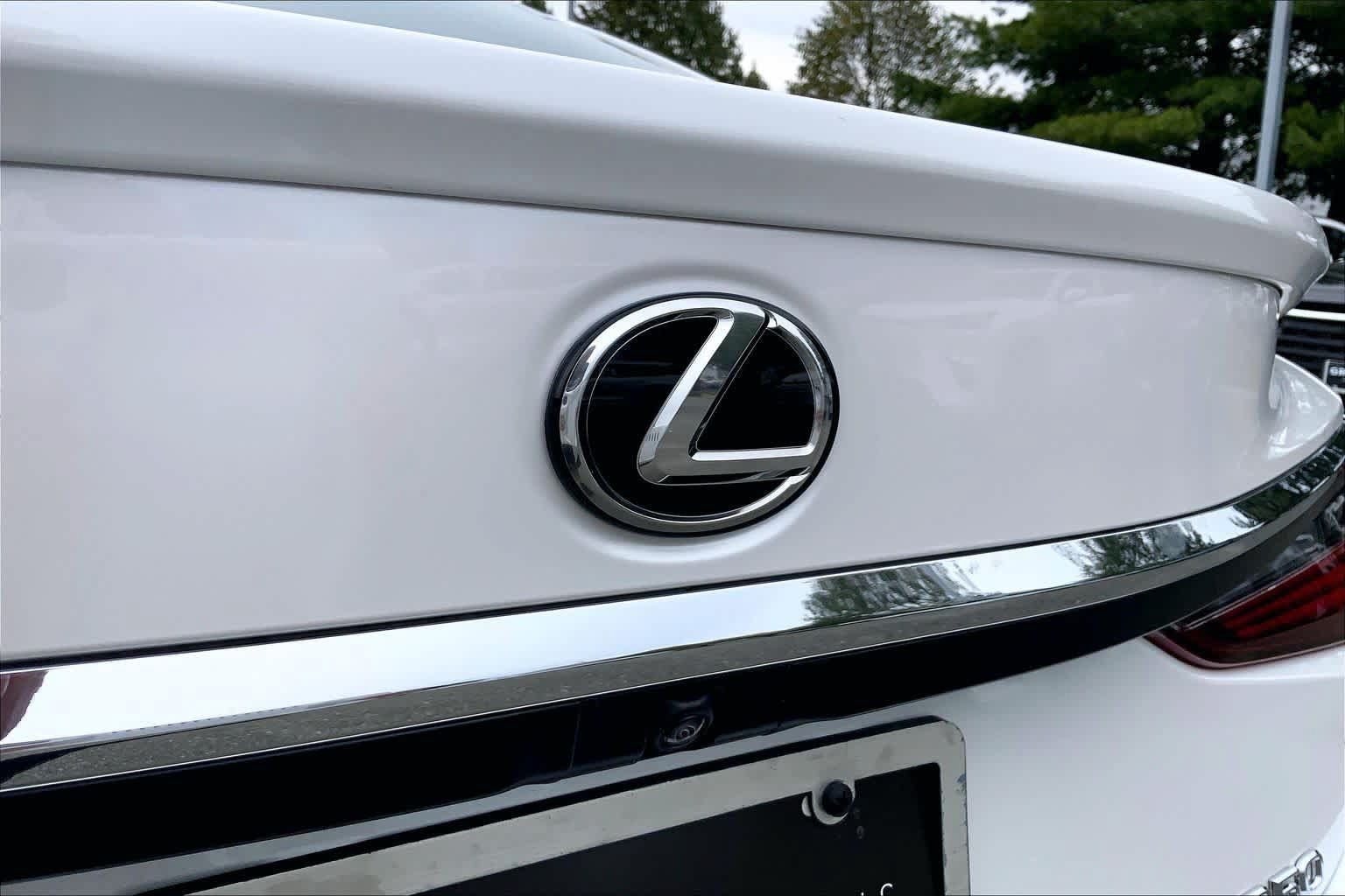Used 2024 Lexus ES 350 w/ Premium Package FWD image 31