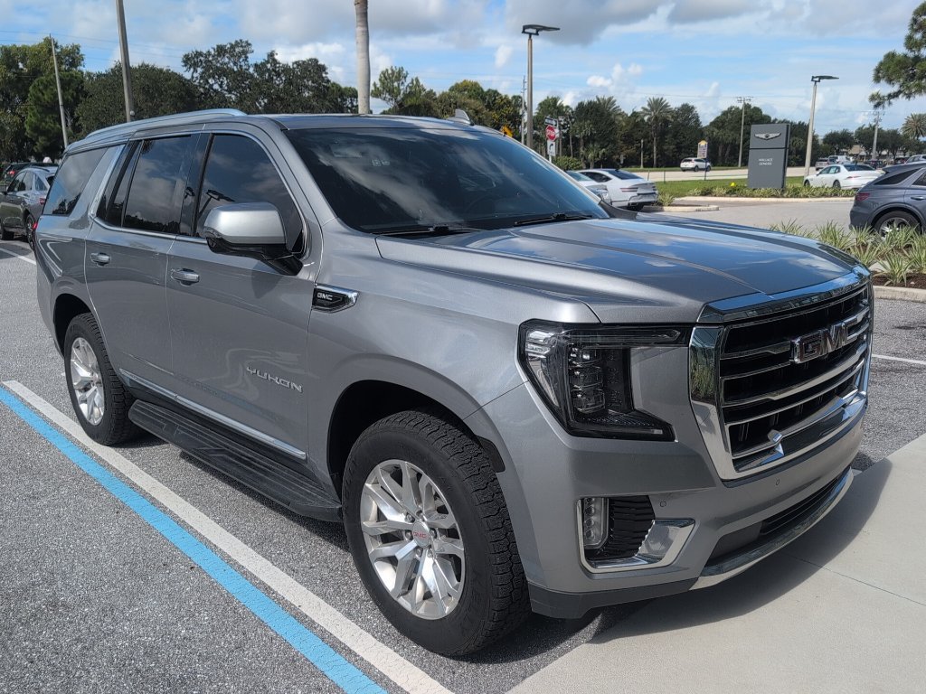 Used 2023 GMC Yukon SLT w/ SLT Premium Package RWD image 2
