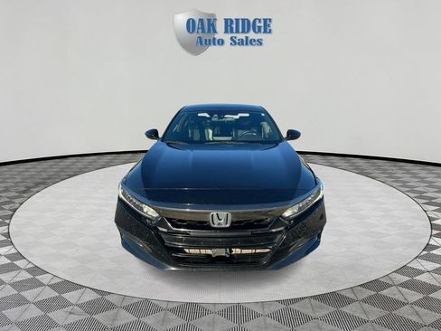 Used 2018 Honda Accord Sport image 2