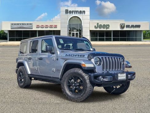 Certified 2019 Jeep Wrangler Unlimited Sahara w/ Quick Order Package 24M Moab AWD/4WD image 2