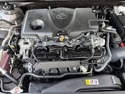Used 2024 Toyota Camry SE image 30