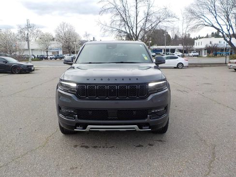 Used 2025 Jeep Wagoneer Series II image 6