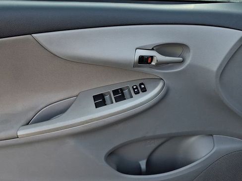 Used 2013 Toyota Corolla LE FWD image 13