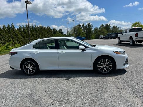Used 2024 Toyota Camry XLE w/ Navigation Package FWD image 2