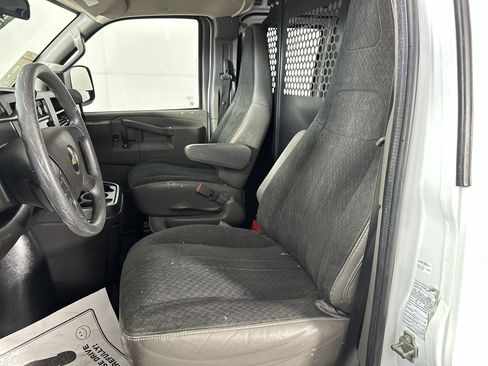 Used 2022 Chevrolet Express 2500 w/ Driver Convenience Package image 15