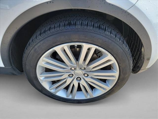 Used 2018 Land Rover Discovery HSE Luxury AWD/4WD image 10