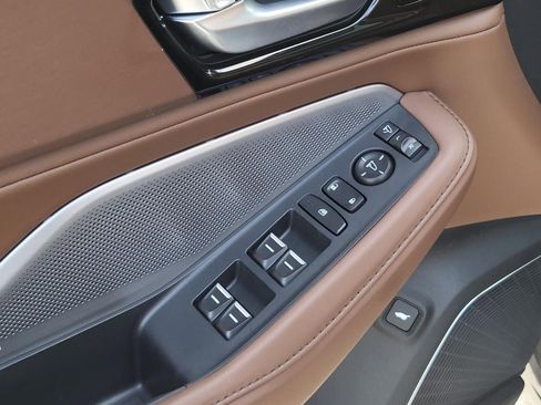 Used 2026 Acura MDX SH-AWD w/ Technology Package image 17
