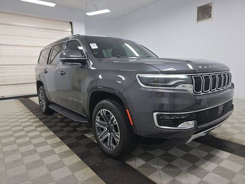 Used 2022 Jeep Wagoneer Series III w/ Convenience Group I AWD/4WD image 4