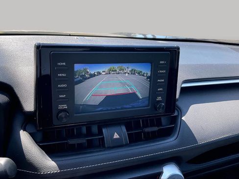 Used 2019 Toyota RAV4 LE w/ Carpet Mat Package FWD image 25