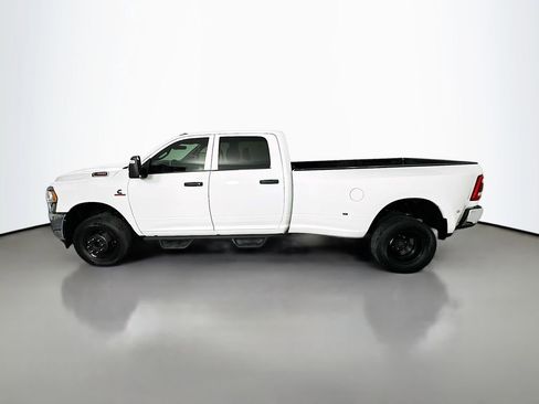 Used 2024 RAM 3500 Tradesman w/ Chrome Appearance Group AWD/4WD image 4