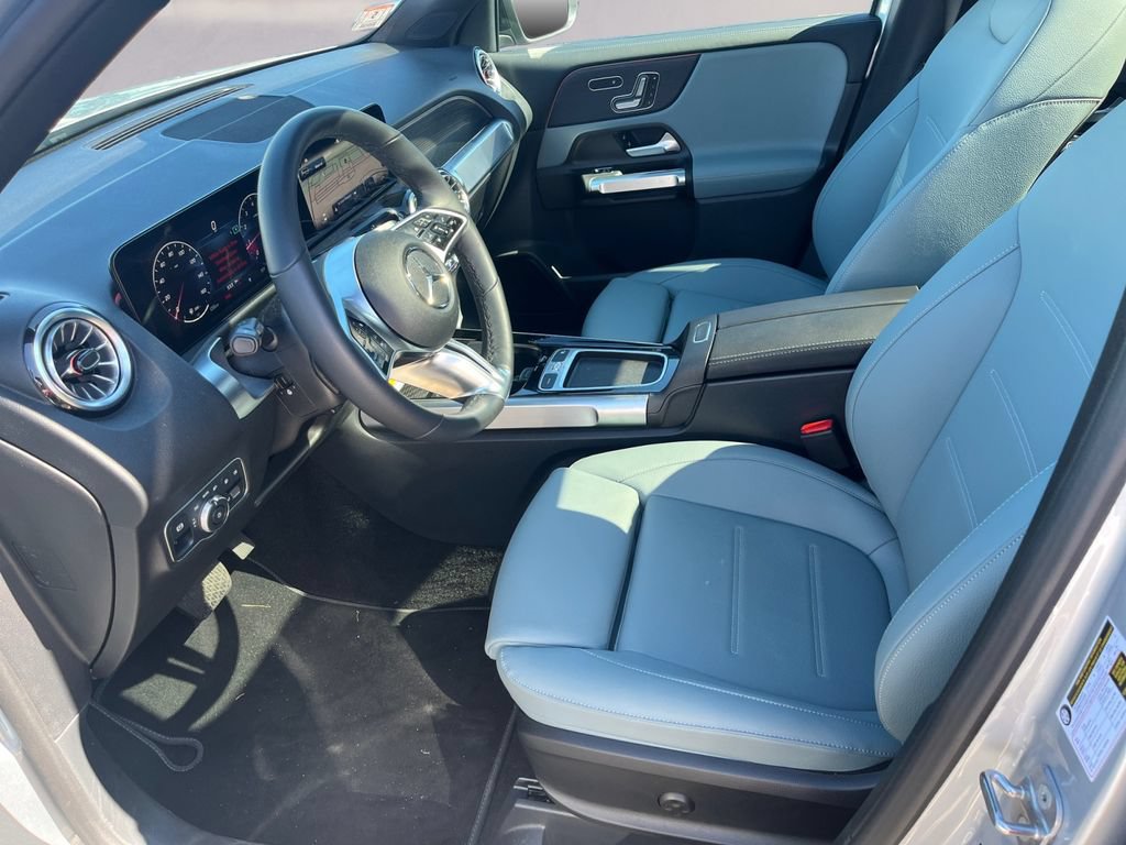 Used 2026 Mercedes-Benz GLB 250 4MATIC image 9