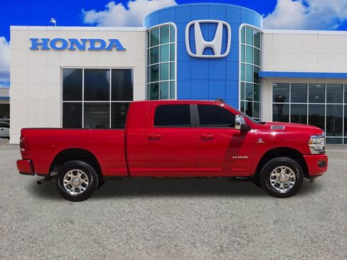Used 2024 RAM 2500 Laramie AWD/4WD image 2