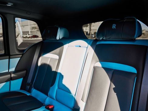 Used 2025 Rolls-Royce Cullinan image 48