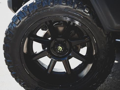 Used 2020 Jeep Gladiator Sport w/ Quick Order Package 24S AWD/4WD image 22