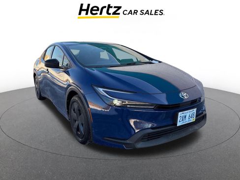 Used 2025 Toyota Prius LE image 1