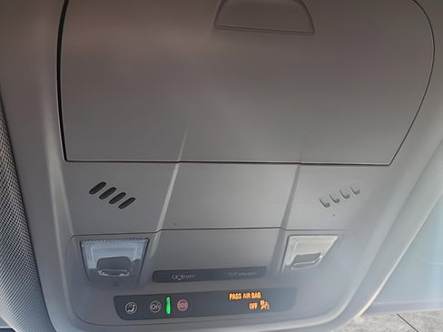 Used 2023 GMC Acadia SLE w/ Driver Convenience Package image 23