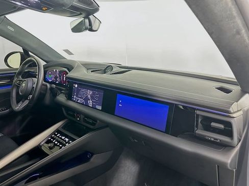 Used 2024 Porsche Macan Turbo Electric AWD/4WD image 30