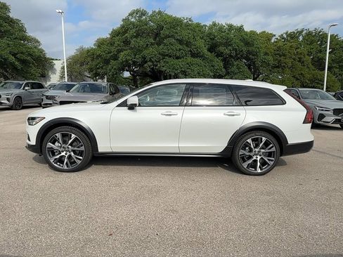 New 2025 Volvo V90 B6 Cross Country Ultra w/ Protection Package Premier image 3