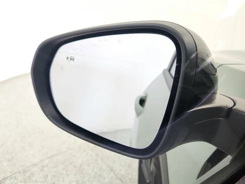 Used 2025 Chevrolet Trax ACTIV w/ Sunroof Package FWD image 24