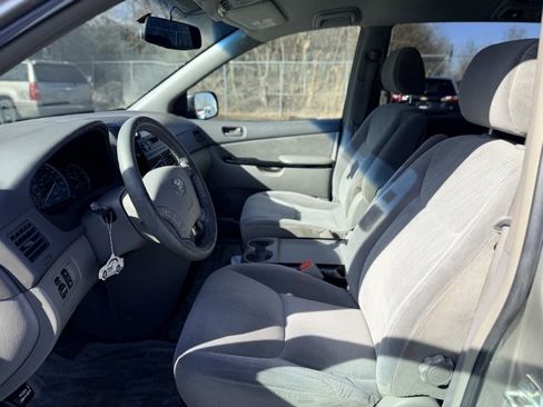 Used 2005 Toyota Sienna CE image 5