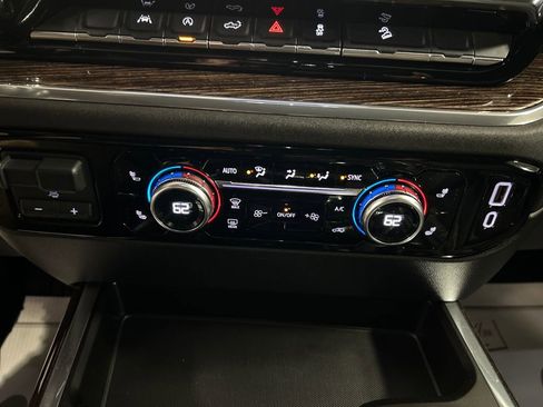 Used 2023 GMC Sierra 1500 Elevation image 18