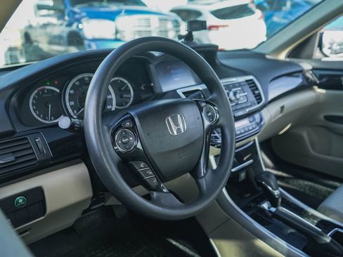 Used 2017 Honda Accord LX image 6