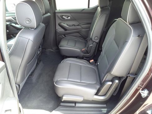 Used 2023 Chevrolet Traverse Premier image 13