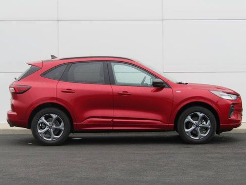 Used 2024 Ford Escape ST-Line w/ Tech Pack #1 AWD/4WD image 3