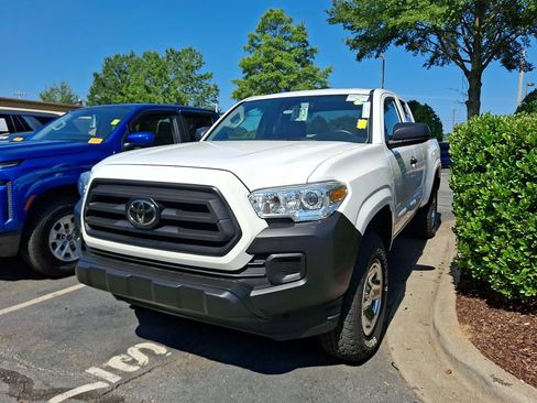 Used 2023 Toyota Tacoma SR AWD/4WD image 1
