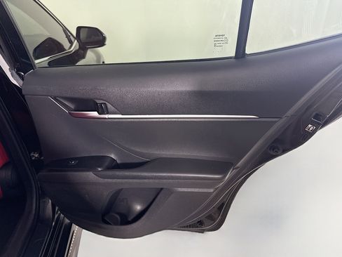 Used 2019 Toyota Camry SE image 27