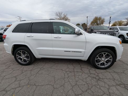 Used 2020 Jeep Grand Cherokee Overland image 2