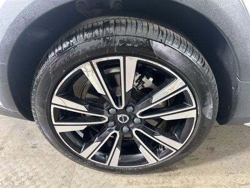 Used 2020 Volvo V60 T5 Cross Country w/ Protection Package Premier image 9