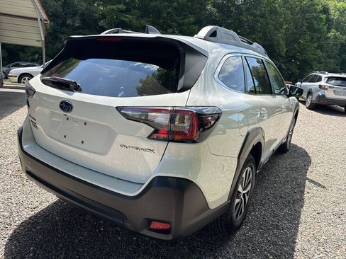 Used 2023 Subaru Outback Premium AWD/4WD image 18
